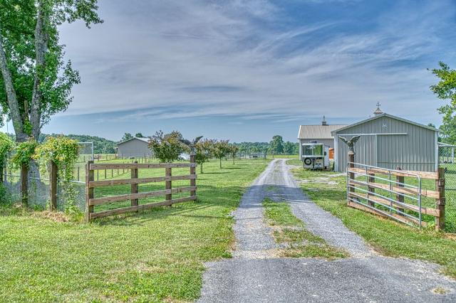 Equine Haven Morton Style House Barn Large Land Tennessee