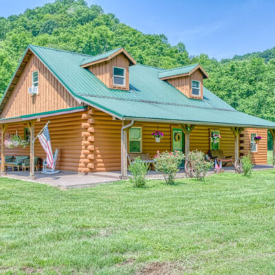 Homestead Property - 4.1 acres - Log home with 3 bedroom, 2.5 baths, 20 mins. from Cookeville