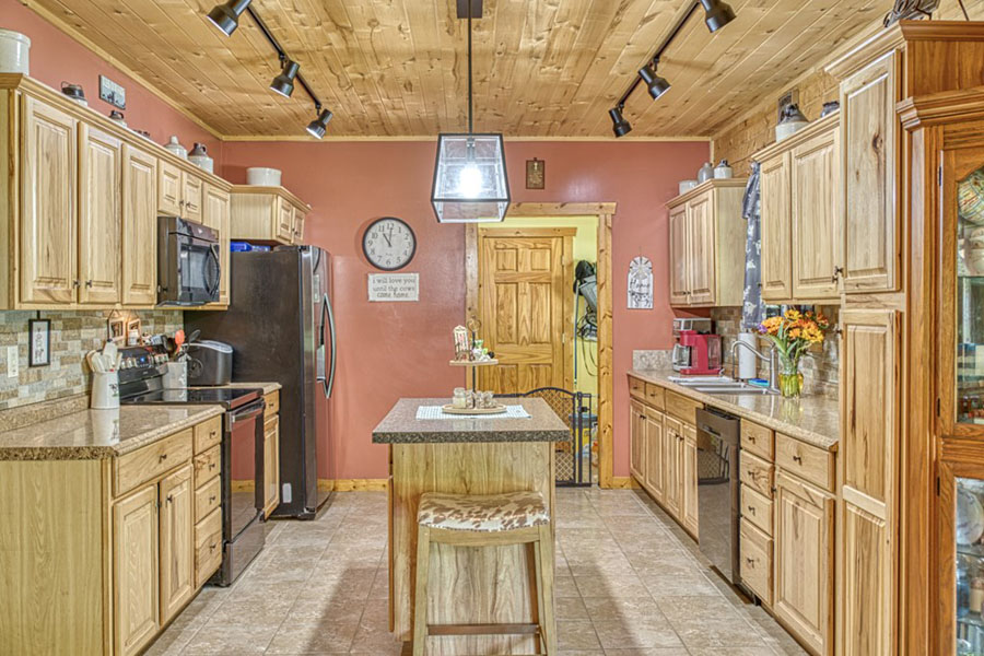 Homestead Property - 4.1 acres - Log home with 3 bedroom, 2.5 baths, 20 mins. from Cookeville - Image 16