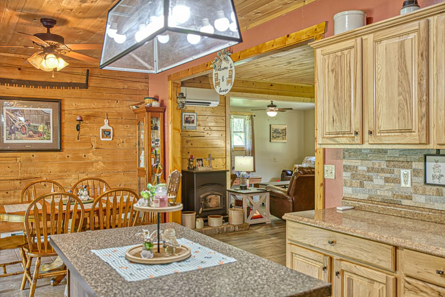 Homestead Property - 4.1 acres - Log home with 3 bedroom, 2.5 baths, 20 mins. from Cookeville - Image 18