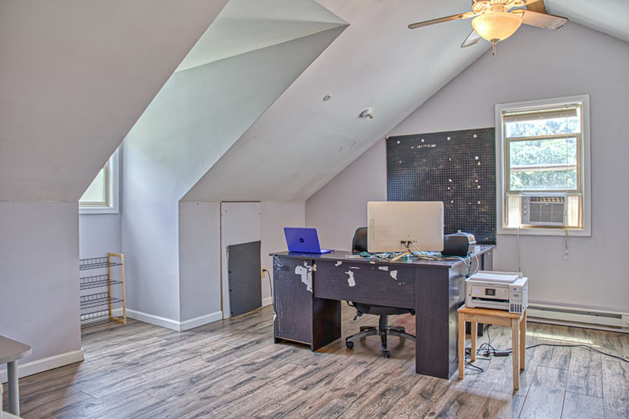 Homestead Property - 4.1 acres - Log home with 3 bedroom, 2.5 baths, 20 mins. from Cookeville - Image 28