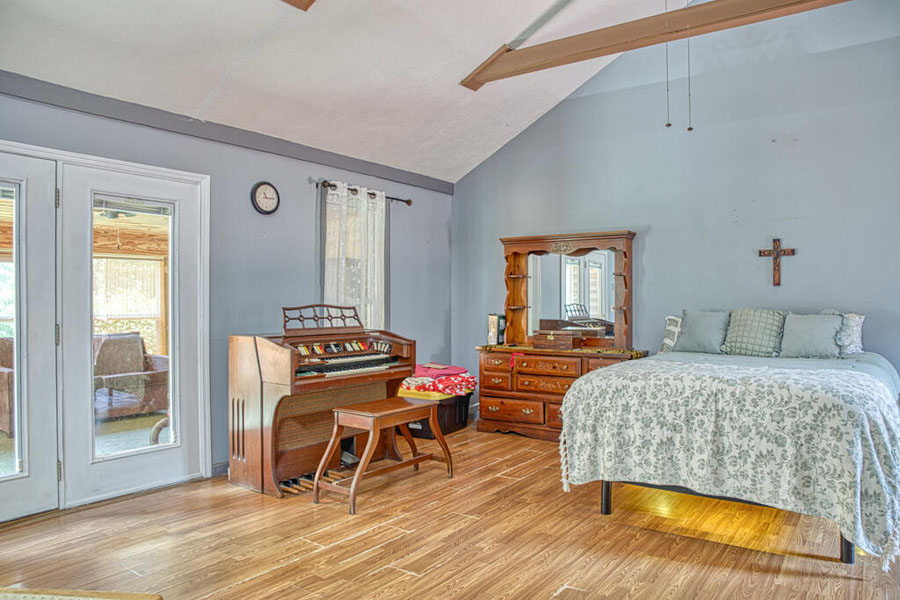 Darling Log-sided Home in Historic Granville! - Image 18
