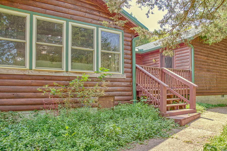 Darling Log-sided Home in Historic Granville! - Image 4