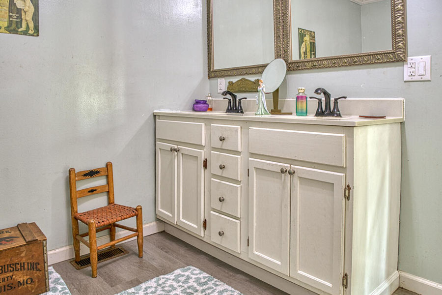 Darling Log-sided Home in Historic Granville! - Image 21