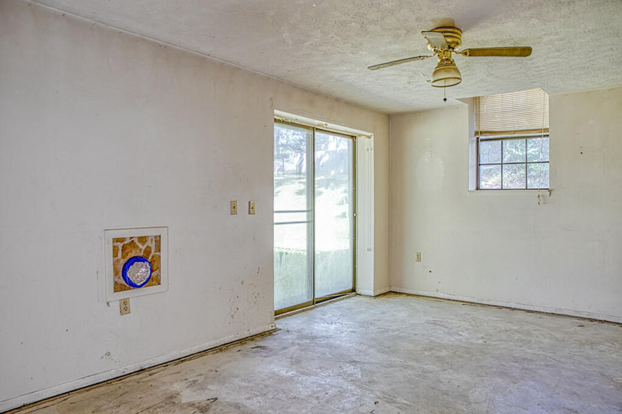 Home and Beautiful Lot! - Image 21