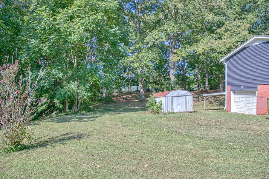 Home and Beautiful Lot! - Image 5