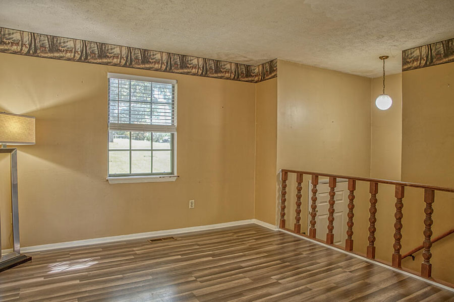 Home and Beautiful Lot! - Image 12