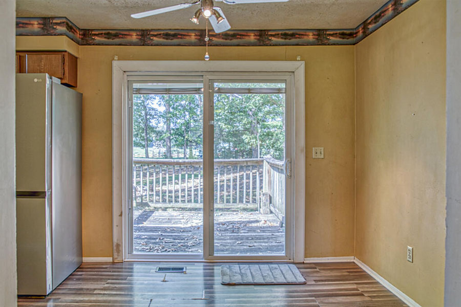 Home and Beautiful Lot! - Image 17