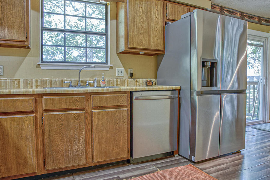 Home and Beautiful Lot! - Image 14